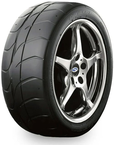 Nitto - NT01 - 235/40R17 90W BSW